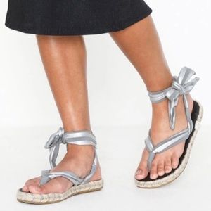 Nalho Karabi Metallic Silver Yoga Mat Sandal